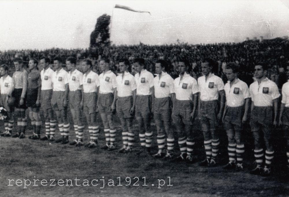 Ludwik Poświat wziął udział w historycznym, pierwszym meczu reprezentacji Polski juniorów rozegranym 18 września 1948 r.