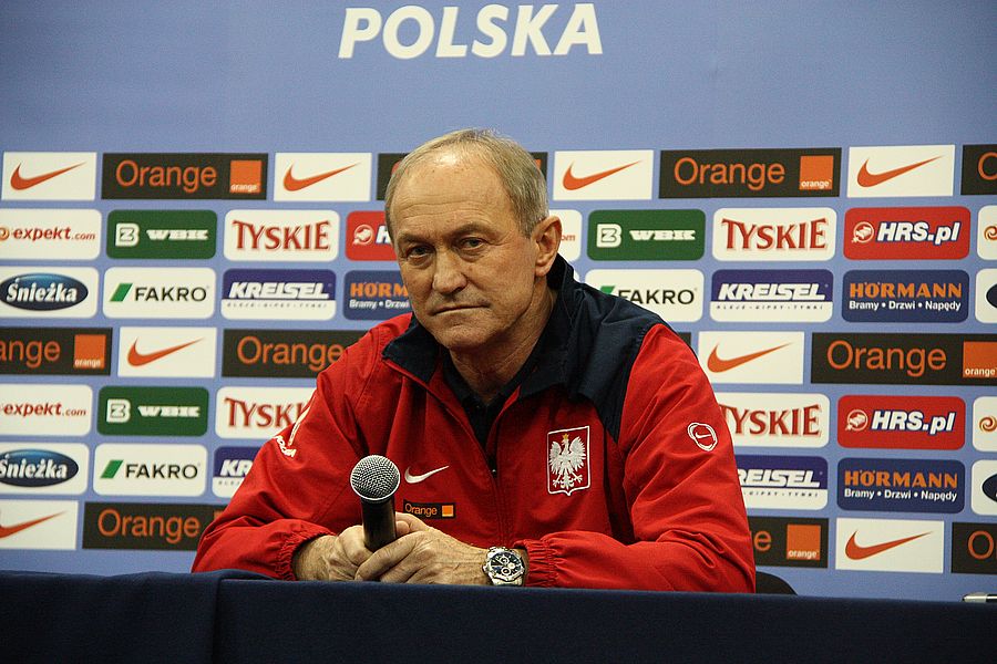 Franciszek Smuda poprowadził Polske w 37 meczach w okresie od 2009 do 2012. Biało-czerwoni pod jego wodzą rozczarowali podczas mistrzostw Europy w 2012 r. Fot. Tomasz Bidermann/Shutterstock