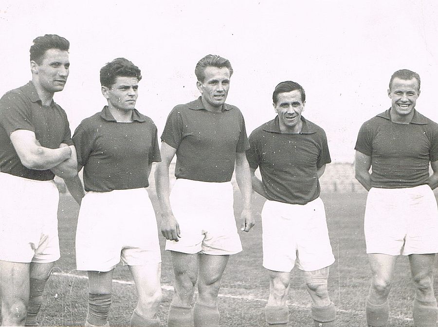 Krzysztof Baszkiewicz (pierwszy z prawej) strzelił pierwszą bramkę dla Polski w Pucharze Mistrzów. Fot. Archiwum.