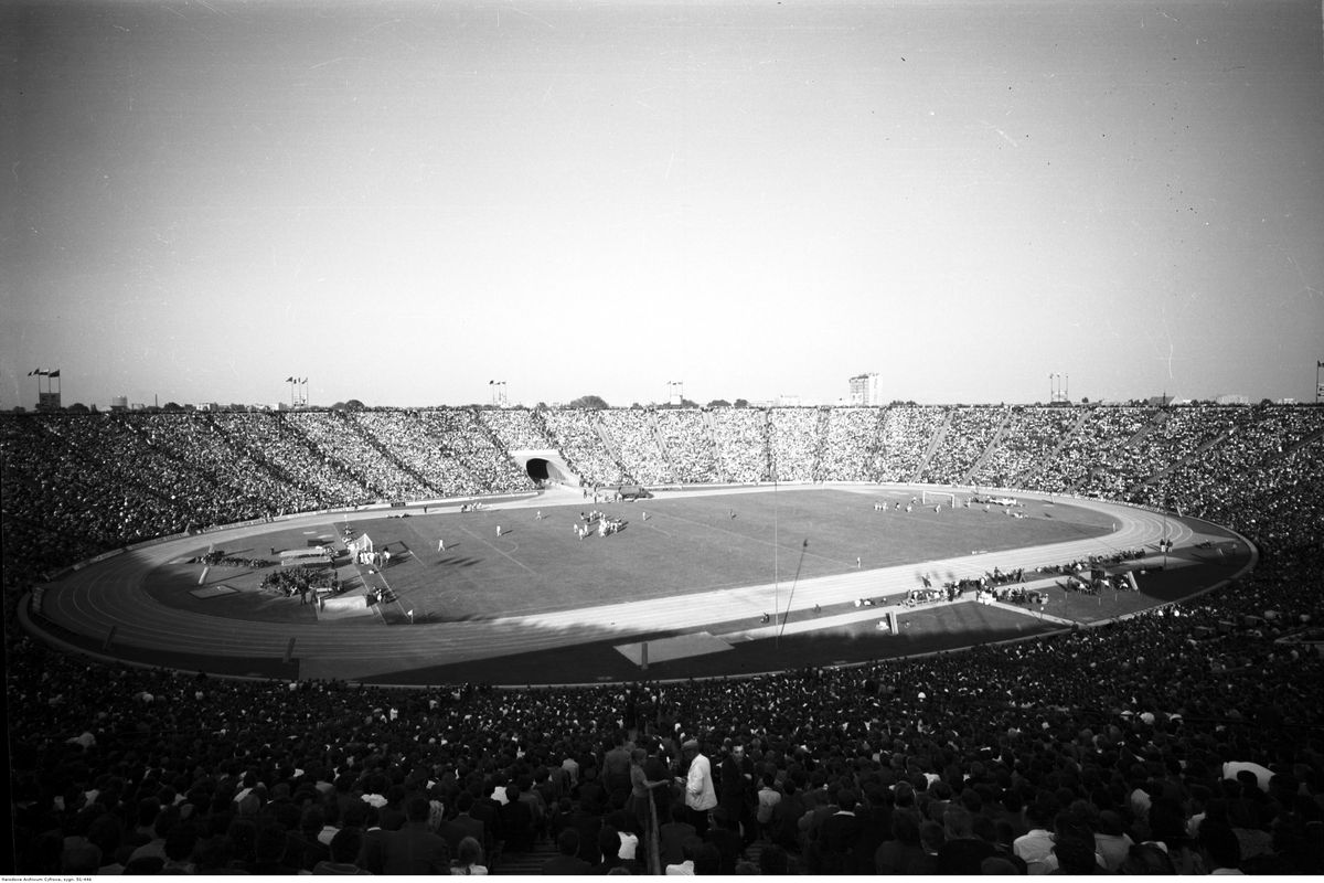Stadion Dziesięciolecia funkcjonował w latach 1955-2008. Reprezentacja Polski rozegrała na nim 25 oficjalnych spotkań w latach  1956-1983